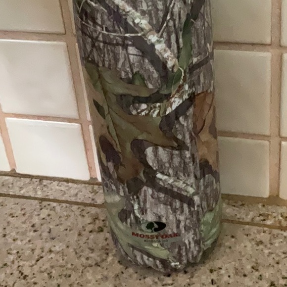 MOSSY OAK 11” Metal Camouflage Water Bottle - Picture 4 of 4